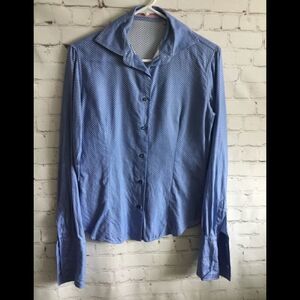 Button up Shirt Womens 42 EUC Small.‎